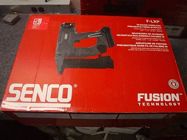 *NEW* Senco Fusion F-LXP Cordless 18 Gauge Narrow Crown Stapler Kit,10Y0001N
